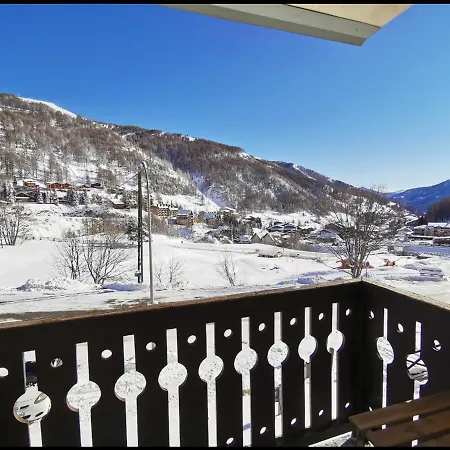 Beau Studio Situe Au Pied Des Pistes Апартаменты *